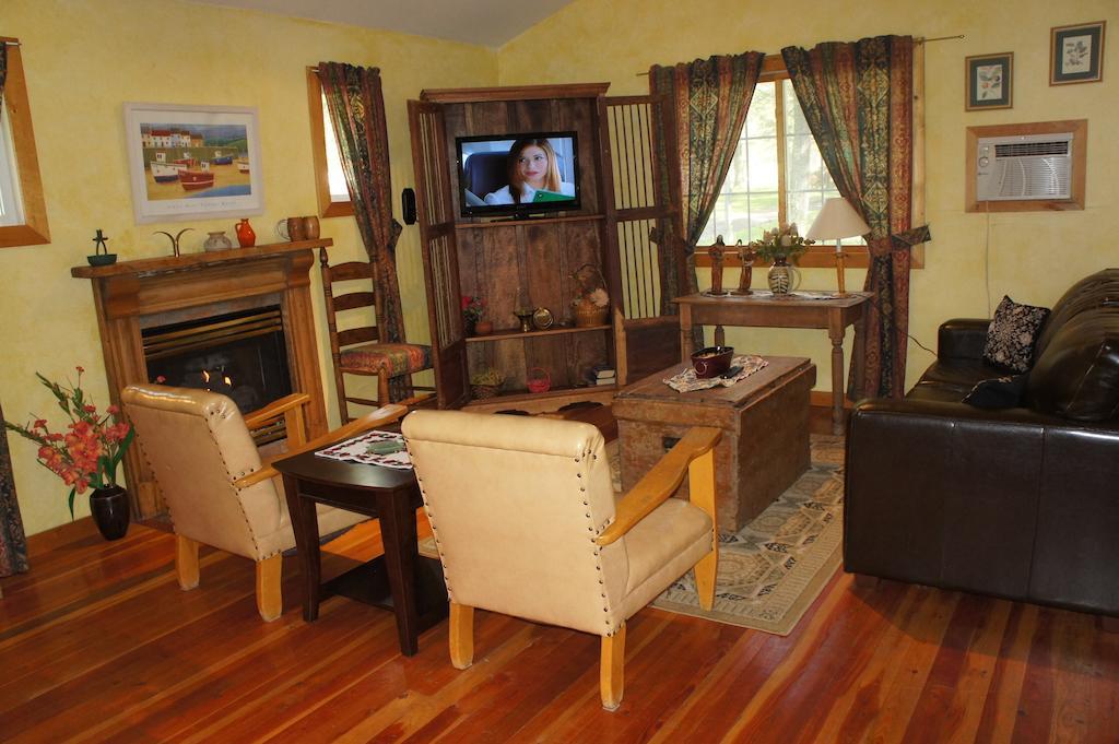 Fairmont Mountain Bungalows フェアモント・ホット・スプリングス 部屋 写真