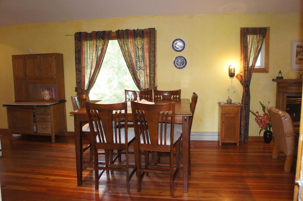 Fairmont Mountain Bungalows フェアモント・ホット・スプリングス 部屋 写真
