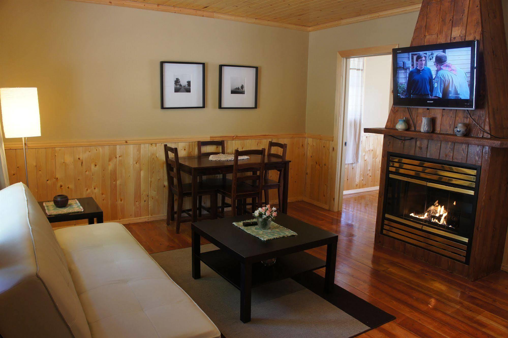 Fairmont Mountain Bungalows フェアモント・ホット・スプリングス エクステリア 写真